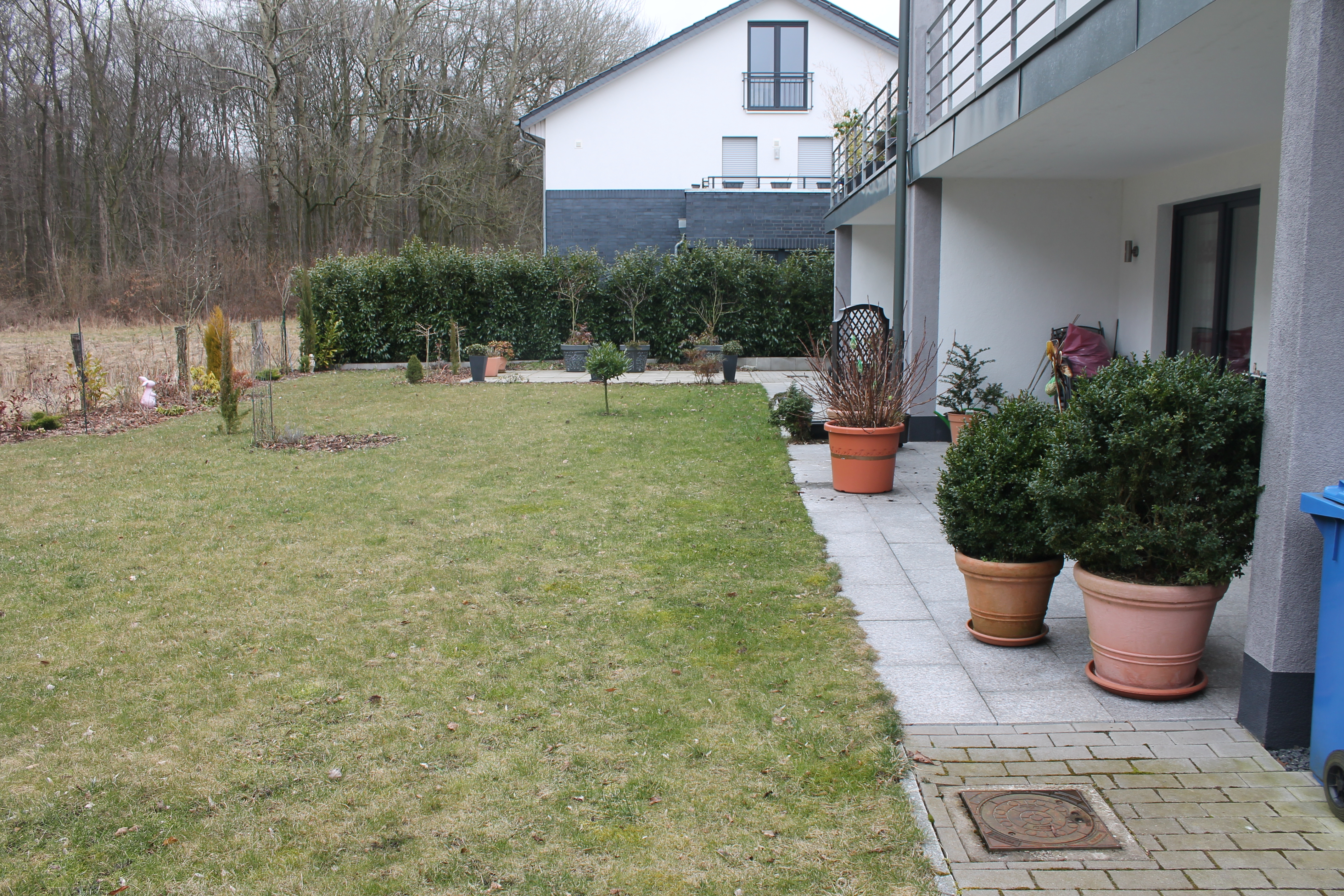 Exklusive Doppelhaushälfte mit Dachterrasse, Garten und Garage!